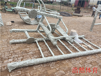 新疆戶外健身路徑打包裝車(chē)發(fā)走